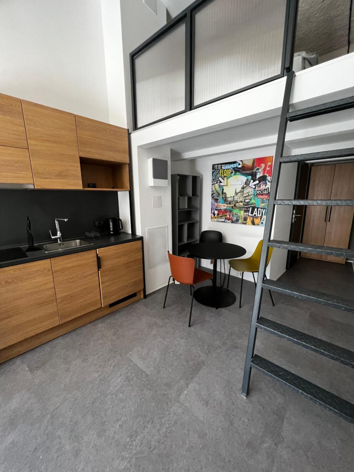 In Aparthotel Budapest